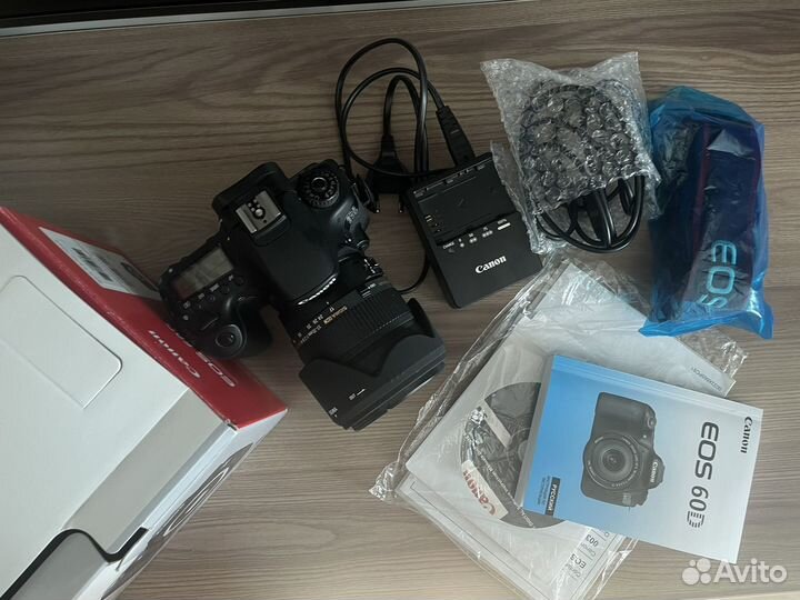 Зеркальная камера Canon 60d