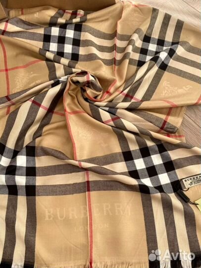 Женский шарф Burberry