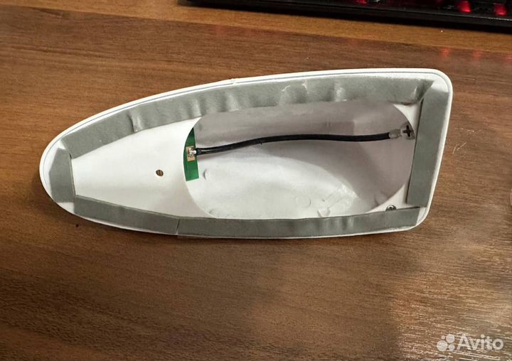 Автомобильная антенна акулий плавник FM Белая