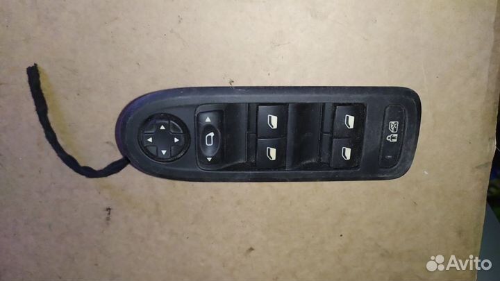 Блок управления стеклоподъемника Peugeot 307