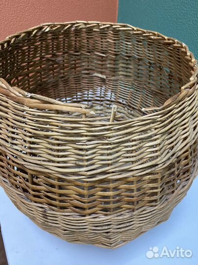 Корзина плетеная из натуральной ивовой лозы