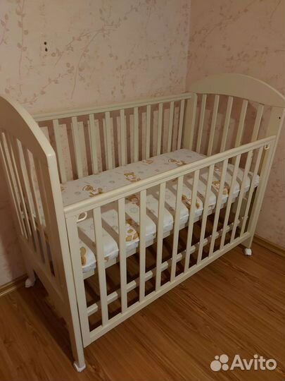 Кровать с матрасом