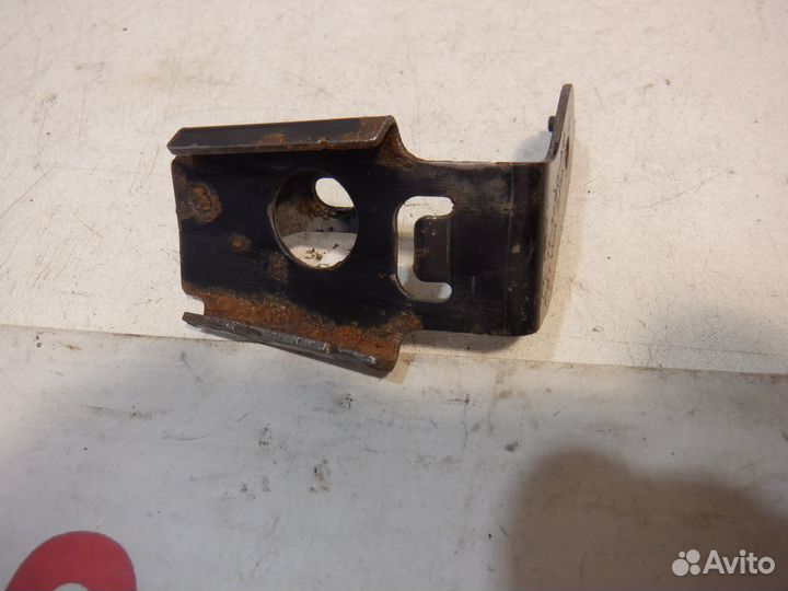 Кронштейн бачка гидроусилителя Ford Transit 2.2TD