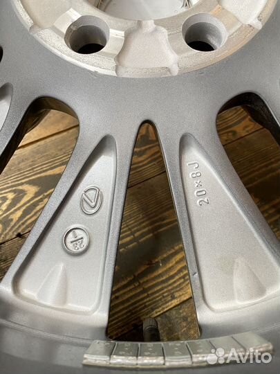 Оригинальные колеса Lexus LX 600 R20