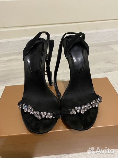 Босоножки женские