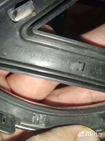 Эмблема передняя Volkswagen Touareg