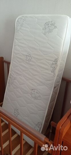 Детская кровать, матрац, бортики в кроватку