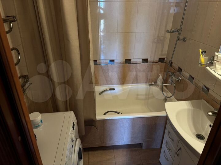 2-к. квартира, 72 м², 9/10 эт.