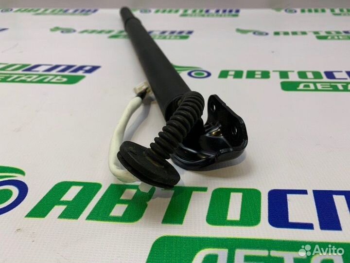 Амортизатор крышки багажника задний правый Mazda