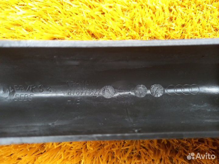 Накладка петли багажника Audi A5 8T cdnc 2010