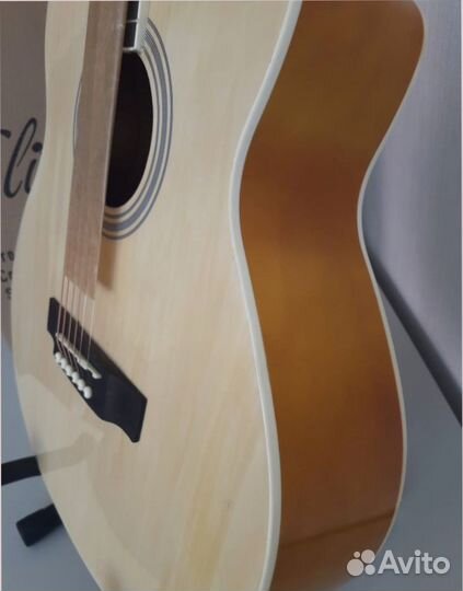 Гитара акустическая полноразмерная