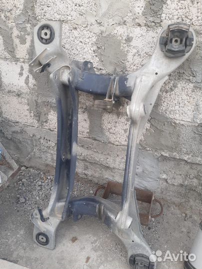 Балка задняя Mercedes Benz