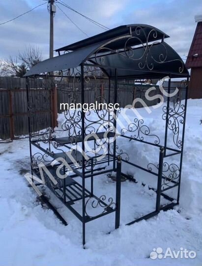 Мангал с крышей