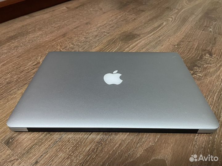 Apple MacBook Air 13 2017 8gb, новая АКБ