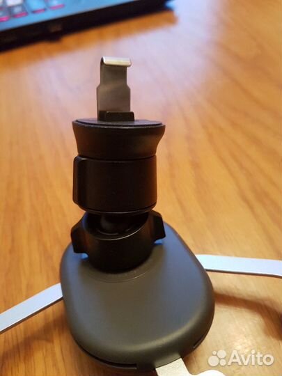 Автомобильный держатель для телефона