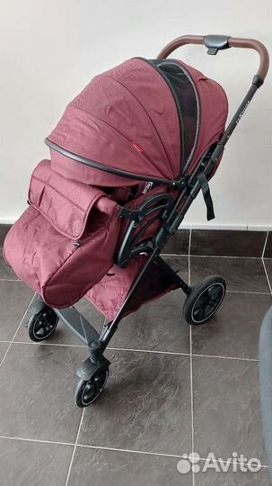 Коляска прогулочная с перекидной ручкой