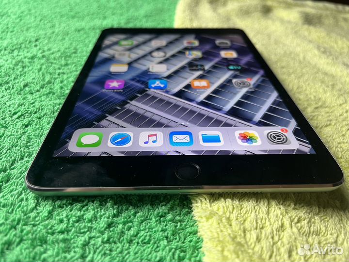 iPad mini 16gb с симкой + кабель