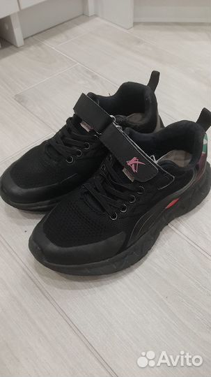 Кроссовки, 33 р