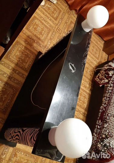 Зеркало со светильниками