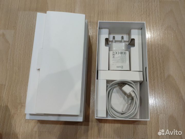 HUAWEI nova Y70, 4/128 ГБ