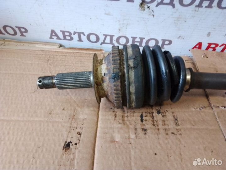 Полуось привод передний левый Hyundai Santa Fe 2.7