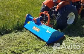 Покос травы, бурьяна мульчиром