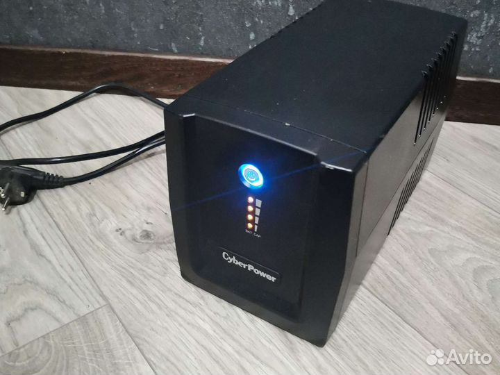 Ибп CyberPower 2200
