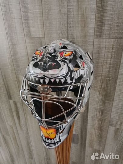 Хоккейный вратарский шлем bauer