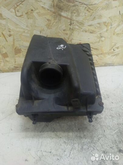 Корпус воздушного фильтра Opel Astra H Z17DTH 2008