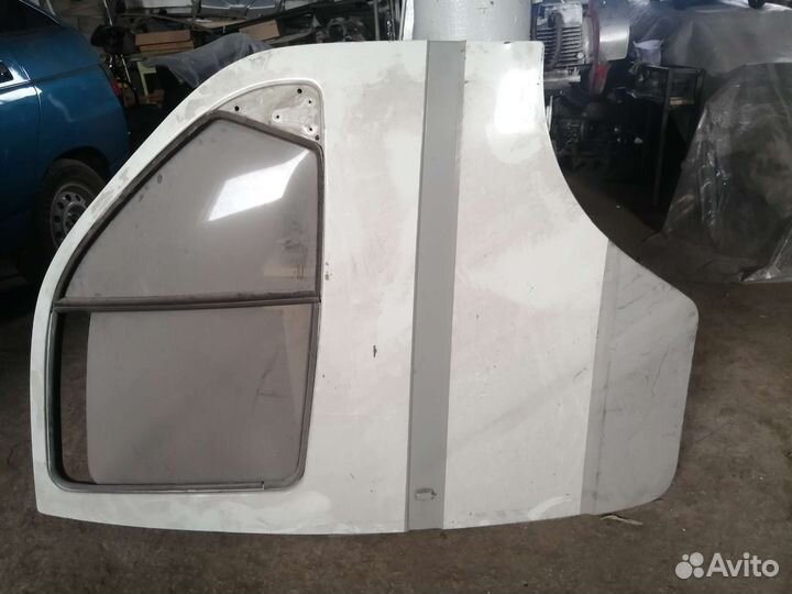 Продам правую дверь на газель