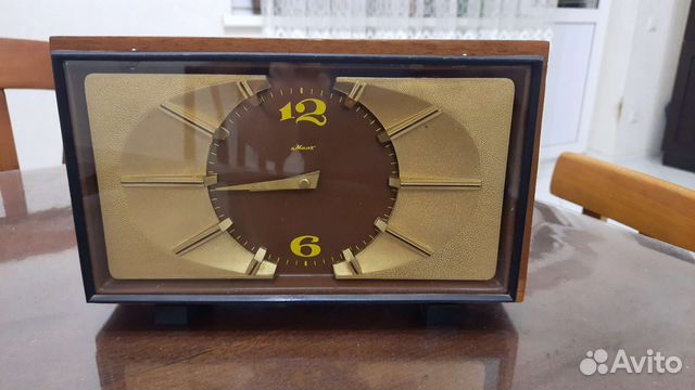 Настольные часы Маяк