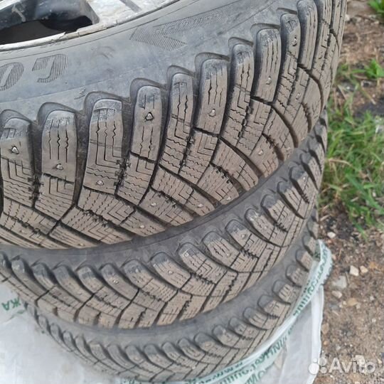 Goodyear Ultragrip Ice Arctic 185/65 R15