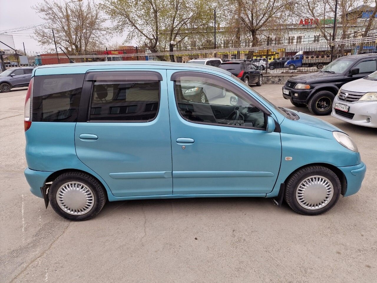 Toyota Funcargo: фото владельца