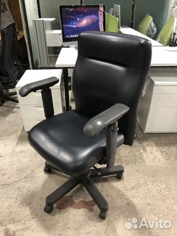 Компьютерное кресло кожаное Немец
