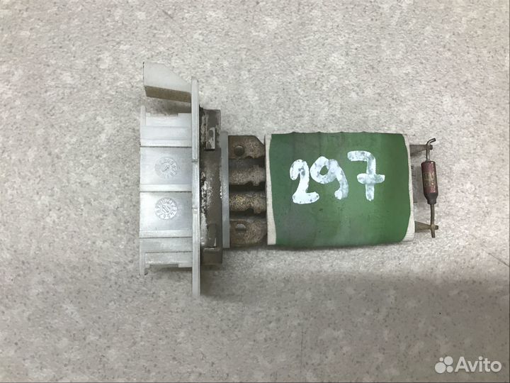 Резистор отопителя Renault Sandero 2009-2014