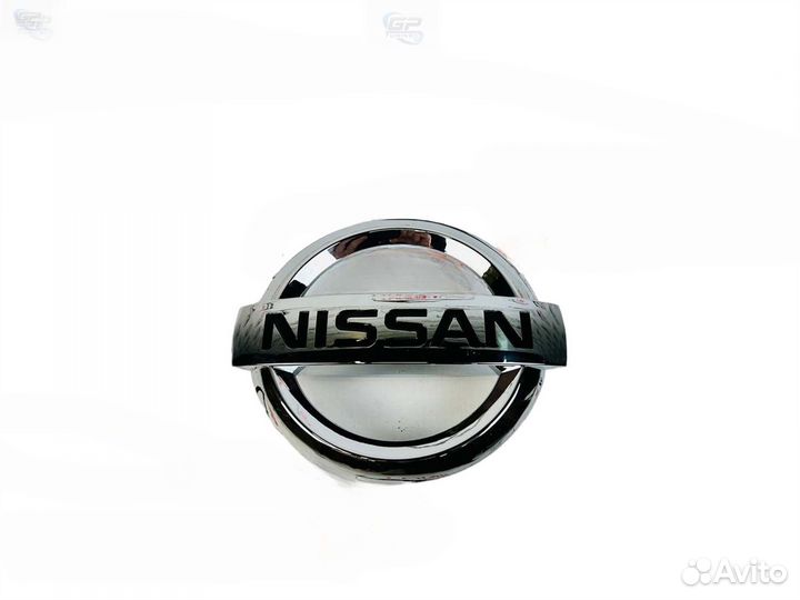 Эмблема в решетку радиатора Nissan Patrol 62 T6731