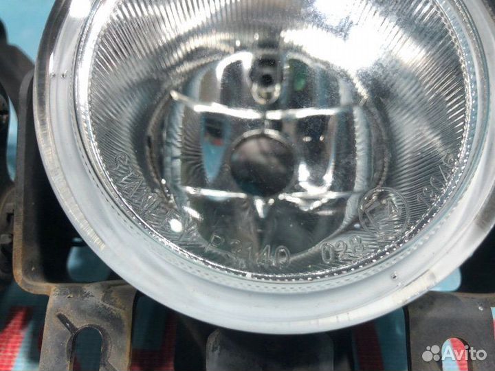 Фара противотуманная Mitsubishi Pajero V75W 6G74