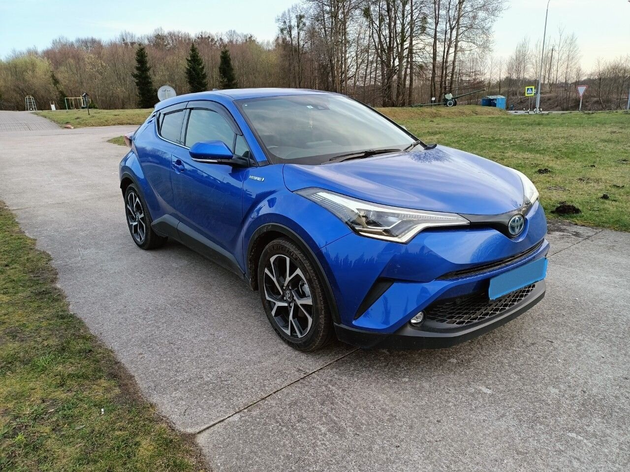 Toyota C-HR: фото владельца