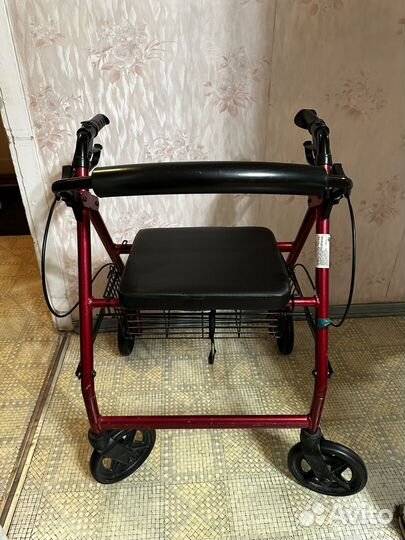 Ходунки для инвалидов на колесах