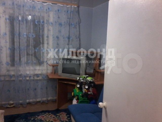 Комната 8 м² в 3-к., 1/1 эт.