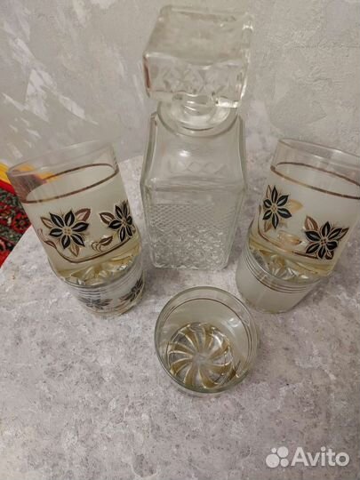 Графин с бокалами