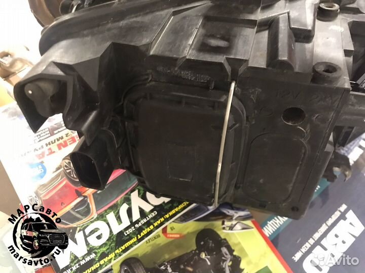 Фара передняя левая Audi Q5 2011г ксенон