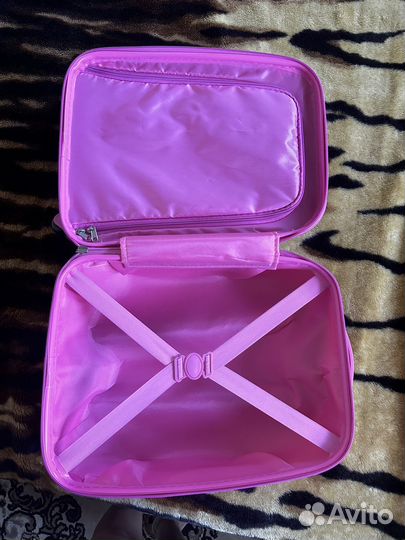 Детский чемодан на колесиках