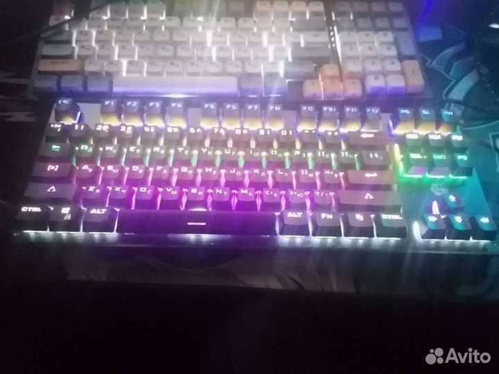 Игровая механическая клавиатура