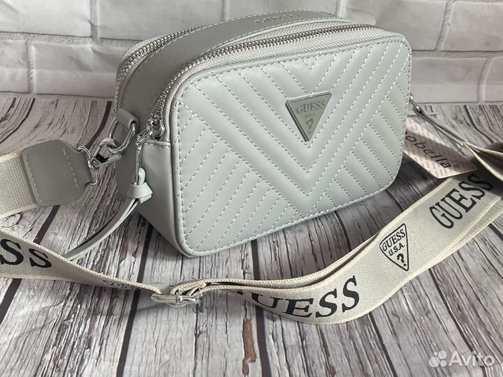 Сумка Guess
