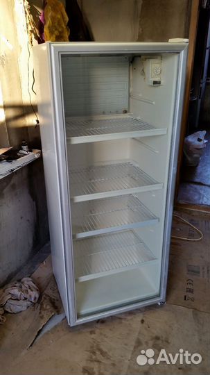 Отличное состояние со стеклянной дверью холодос