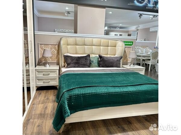 Спальный гарнитур