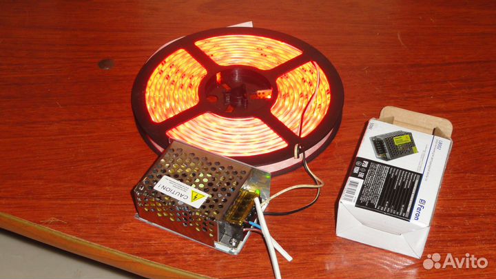 Светодиодная лента 12v-красная+б/п LB002-30W