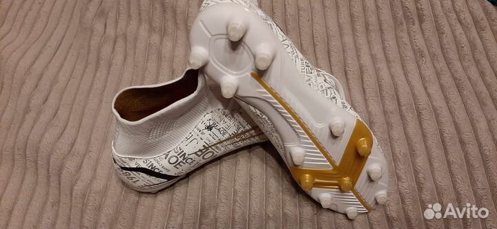 Футбольные бутсы 39 размер