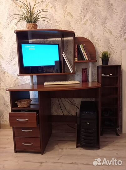 Компьютерный стол